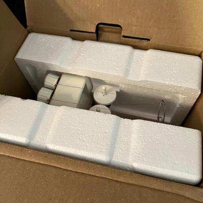 Singer Tiny Serger Overedging Machine (B2-RG)