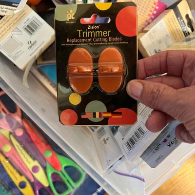 Scrapbooking Essentials (B2-RG)