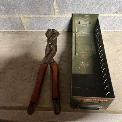 Green Metal Boxes With Tools (BS1-MG)