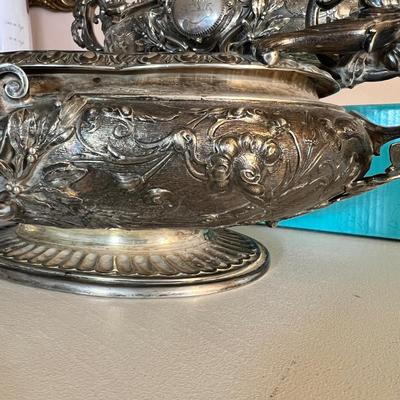 Pair Antique Goldsmith Silversmiths Ornate Vegetable Bowls c. 1909-1910