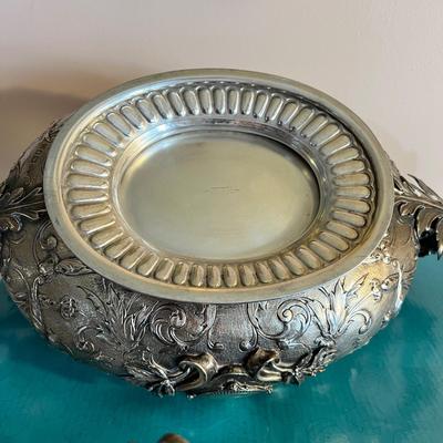 Pair Antique Goldsmith Silversmiths Ornate Vegetable Bowls c. 1909-1910