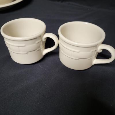 Longaberger Pottery Soup Tureen & Place Settings (BS2-DW)