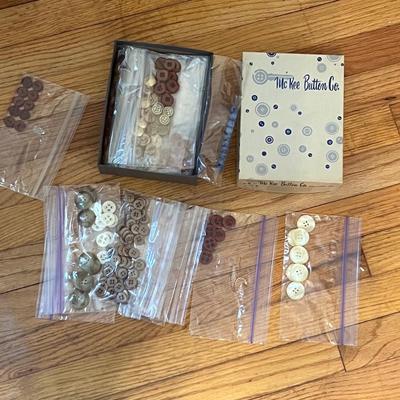 Large Assortment of Sewing Essentials (B2-RG)