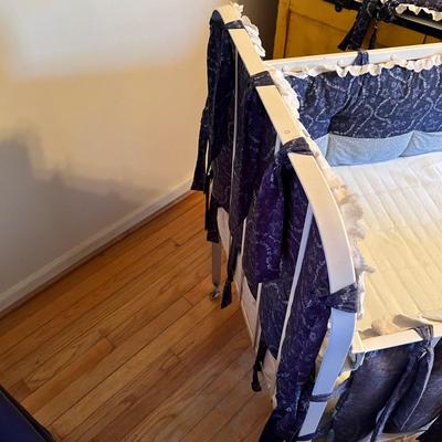 Vintage Metal Crib Bed with Bumpers & Mattress (B2-RG)