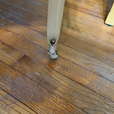 Vintage Metal Crib Bed with Bumpers & Mattress (B2-RG)