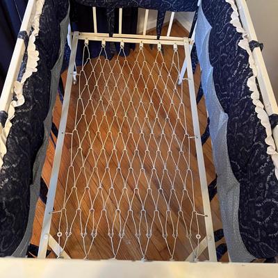 Vintage Metal Crib Bed with Bumpers & Mattress (B2-RG)