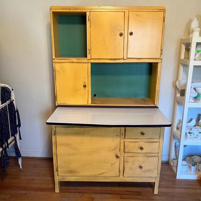 Vintage Hoosier Cabinet (B2-RG)