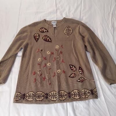 Simply Vera, Southern Lady, Stillwater and more Large Sweaters (B3-BBL)