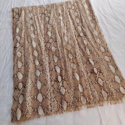 Scarves and Belts (B3-BBL)