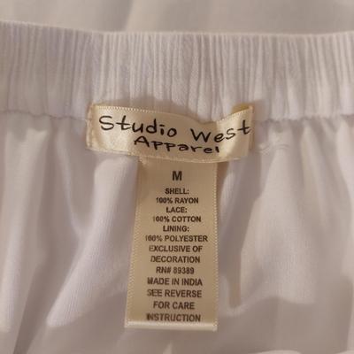 Alfred Dunner, Southern Lady and more Medium Tops and Sweaters (B3-BBL)