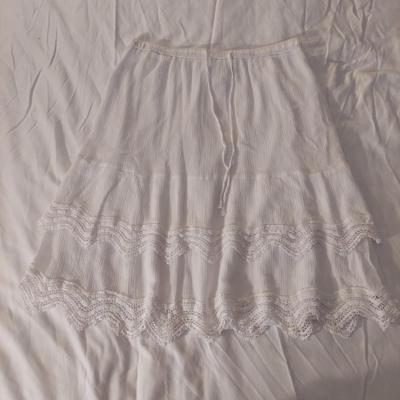 Alfred Dunner, Southern Lady and more Medium Tops and Sweaters (B3-BBL)