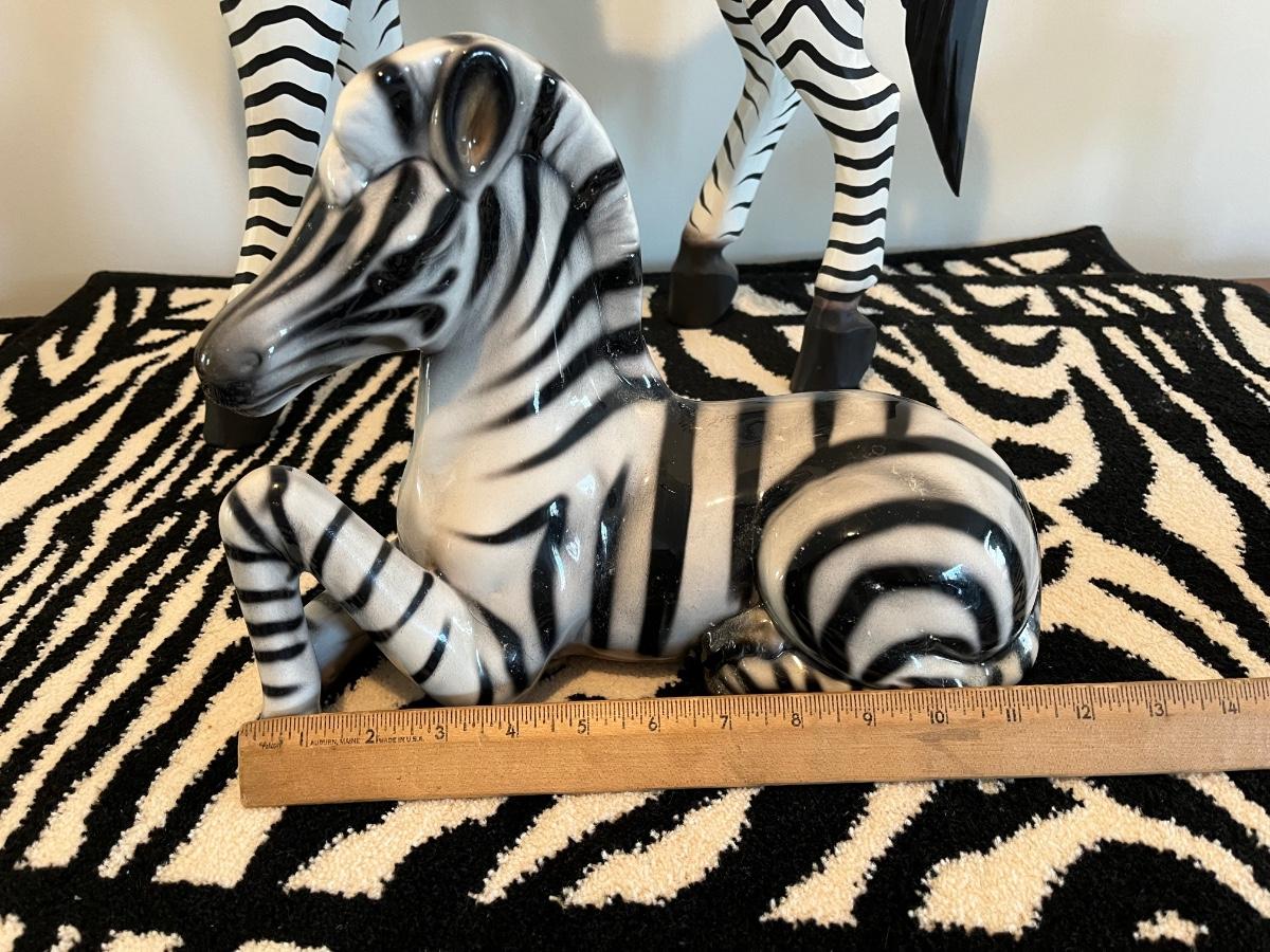 LOT 80L Zebra Home Decor Statues Throw Rugs Towel Set