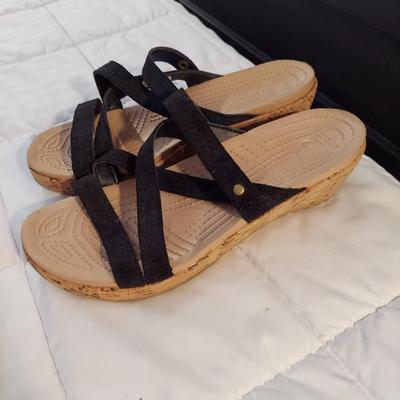 Size 7 Shoes by Crocs, Reebok, Keds and more (B3-BBL)