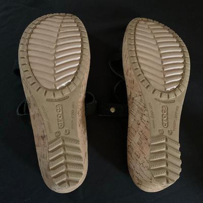 Size 7 Shoes by Crocs, Reebok, Keds and more (B3-BBL)