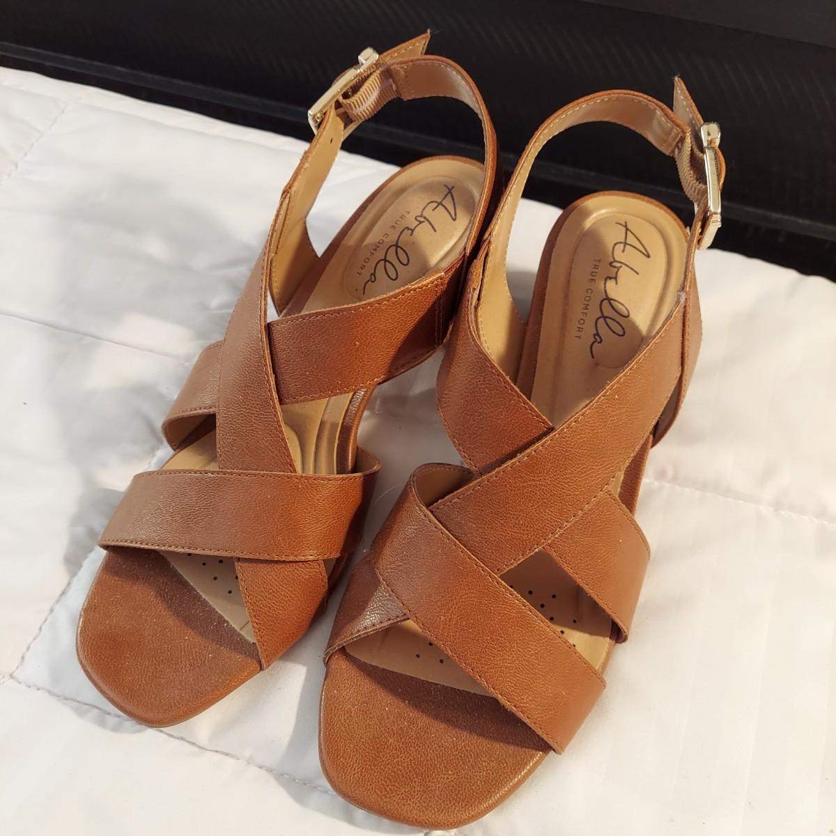 Abella carousel deals sandal