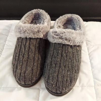 Size 7 Shoes by Crocs, Reebok, Keds and more (B3-BBL)