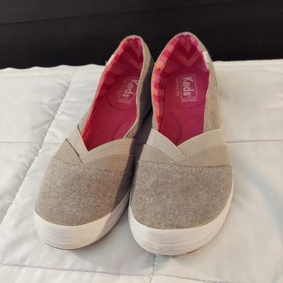 Size 7 Shoes by Crocs, Reebok, Keds and more (B3-BBL)