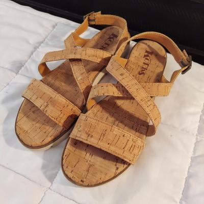 Size 7 Shoes by Crocs, Reebok, Keds and more (B3-BBL)