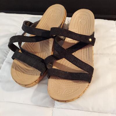 Size 7 Shoes by Crocs, Reebok, Keds and more (B3-BBL)