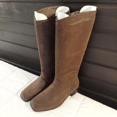 Size 7 Boots by Guess, Totes, Skechers and more (B3-BBL)
