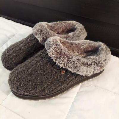 Size 7 Boots by Guess, Totes, Skechers and more (B3-BBL)