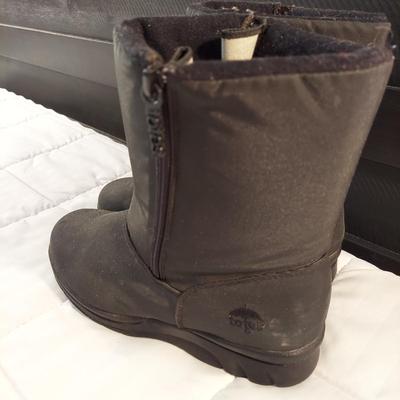 Size 7 Boots by Guess, Totes, Skechers and more (B3-BBL)
