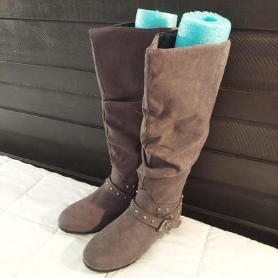 Size 7 Boots by Guess, Totes, Skechers and more (B3-BBL)
