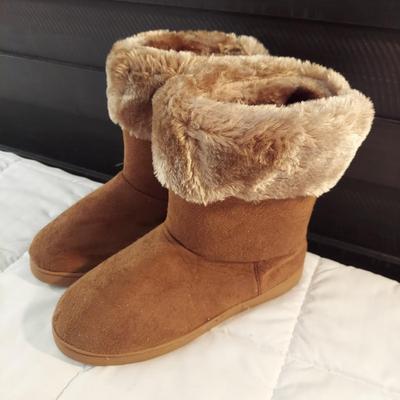 Size 7 Boots by Guess, Totes, Skechers and more (B3-BBL)