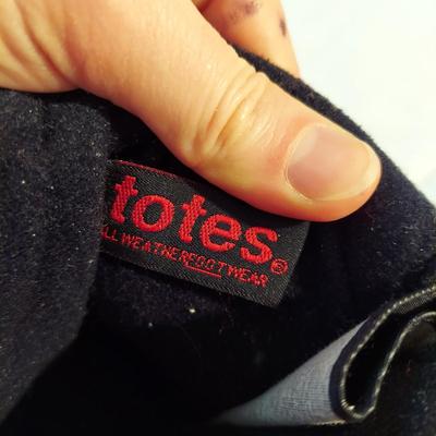 Size 7 Boots by Guess, Totes, Skechers and more (B3-BBL)