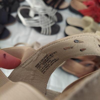 Size 7 Comfort Shoes by Clark's, Easy Spirit, Naturalizer and more (B3-BBL)