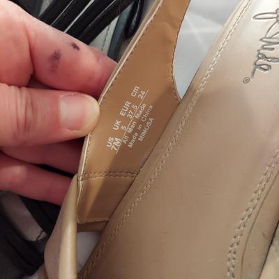 Size 7 Comfort Shoes by Clark's, Easy Spirit, Naturalizer and more (B3-BBL)