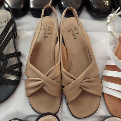 Size 7 Comfort Shoes by Clark's, Easy Spirit, Naturalizer and more (B3-BBL)