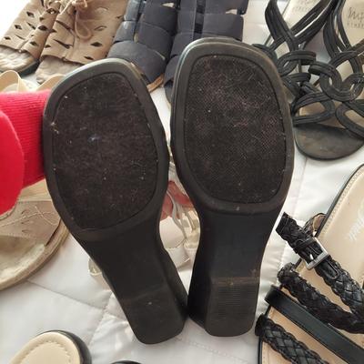 Size 7 Comfort Shoes by Clark's, Easy Spirit, Naturalizer and more (B3-BBL)