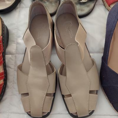 Size 7 Comfort Shoes by Clark's, Easy Spirit, Naturalizer and more (B3-BBL)