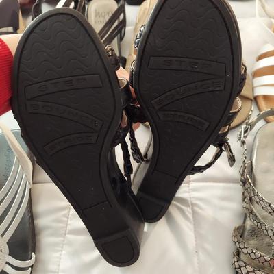 Size 7 Comfort Shoes by Clark's, Easy Spirit, Naturalizer and more (B3-BBL)