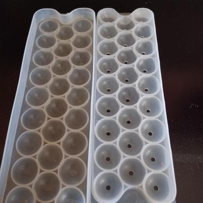 Round ball ice cube trays