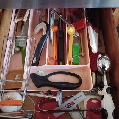 UTENSIL DRAWER