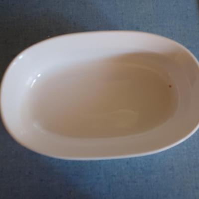 french white corningware dish w\lid