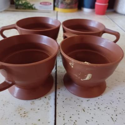 4 brown Vintage Plastic Solo Cup Holders