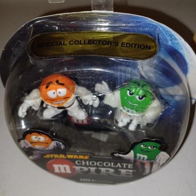 M&M Stars Figurines NIB