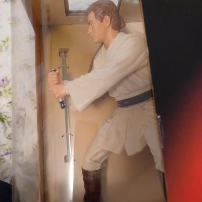 3 Star Wars figures NIB