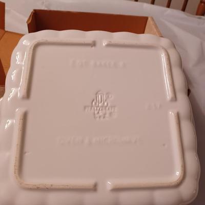 Pfaltzgraff 2 qt casserole dish