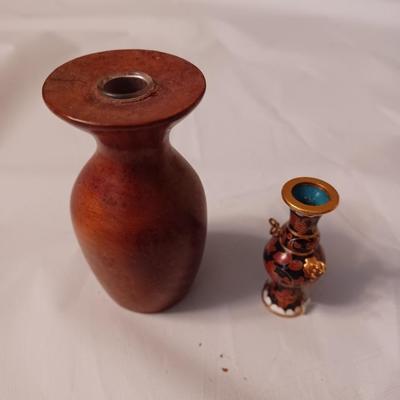 2 small candle holders