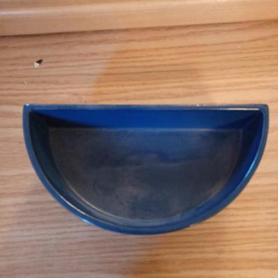 Ceramic halfmoon blue dish
