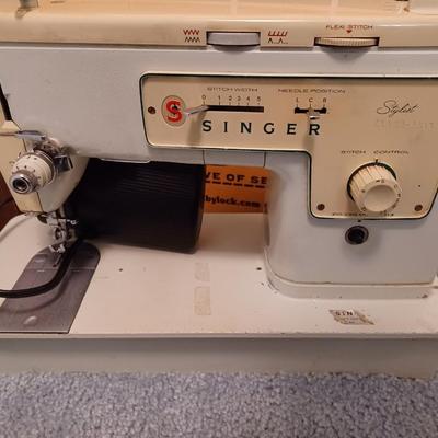 Singer sewing machine and Cabinet