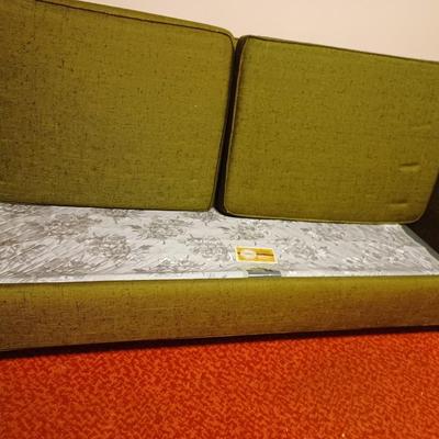couch green sleeper bassatt