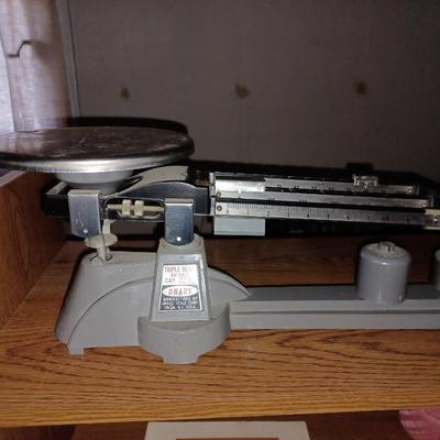 Ohaus Triple Beam Balance Scale 2610g Capacity