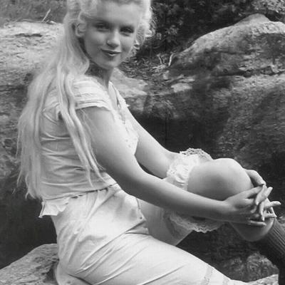 Marilyn Monroe
reprint photo