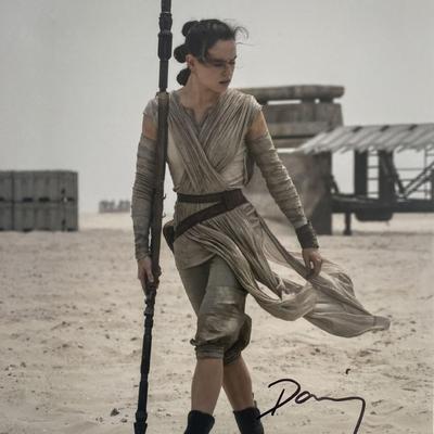 Star Wars: The Force Awakens Daisy Ridley signed movie photo