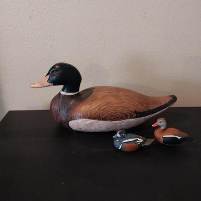RESIN TYPE DUCK AND DUCKS UNLIMITED FIGURES